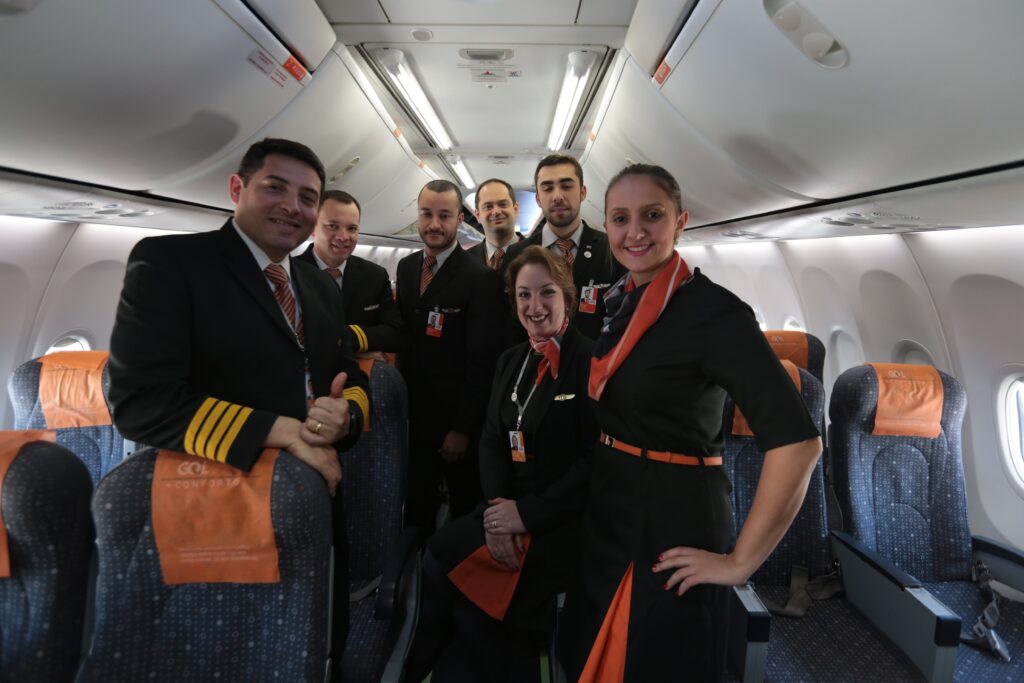 Pilotos e comissários de voo correm riscos maiores de ter câncer causado por exposição à radiação cósmica
