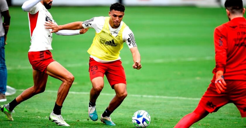 Flamengo se reapresenta com foco na partida diante do Athletico-PR