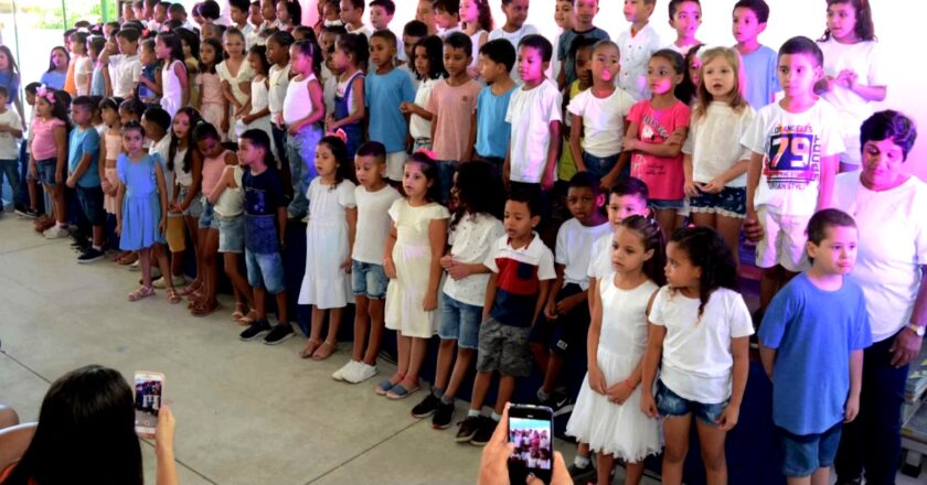 Escola Municipalizada Belo Horizonte realiza Cantata de Natal para pais e alunos