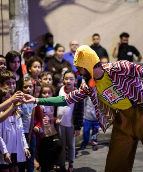 Volta Redonda: Palco Sobre Rodas iniciou apresentações de setembro na terça-feira (1º)