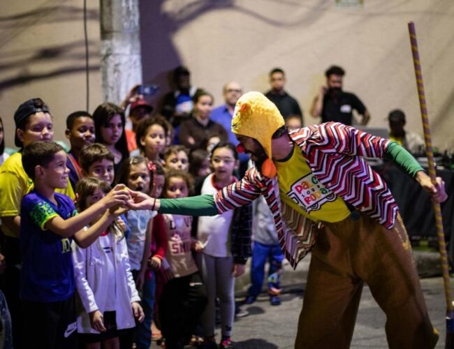 Volta Redonda: Palco Sobre Rodas iniciou apresentações de setembro na terça-feira (1º)