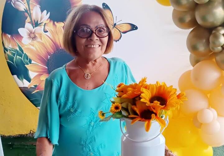 Aos 78 anos, Dona Noélia celebra a vida ao lado da família e dos amigos