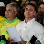 Flávio Bolsonaro está em voo para a Flórida, diz autoridade americana